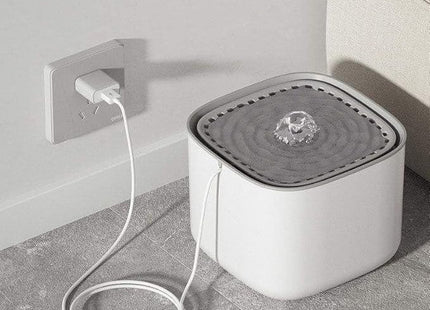Pet Water Fountain Super Silent - Water Fountains for All Pets Indoor - Suitable for Cats, Birds, Rabits and Dogs.